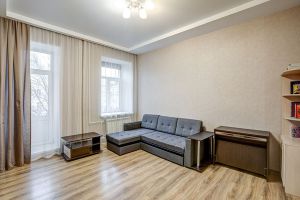 Продам квартиру 2-х комнатную с общей площадью 51.5м2, 3/4 эт., на улице Тамбовская, Фрунзенский район, г. Санкт-Петербург, Санкт-Петербург, Россия, агентство Интернет-партнер