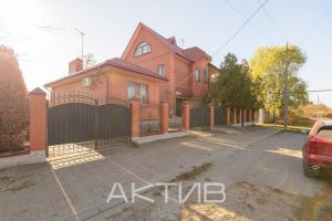 Продам дом 5-ти комнатный с общей площадью 222.8м2, на улице Береговая ул, г. Курган, Курганская обл., Россия, агентство Интернет-партнер