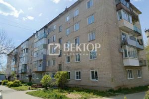 Продам квартиру 3-х комнатную с общей площадью 71м2, 2/2 эт., на улице Социалистическая, г. Тейково, Ивановская обл., Россия, агентство Вектор