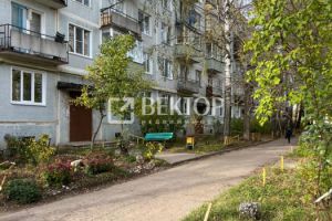 Продам квартиру 2-х комнатную с общей площадью 42.7м2, 4/5 эт., на улице Советской армии, г. Тейково, Ивановская обл., Россия, агентство Вектор