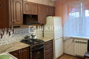 Продам квартиру 2-х комнатную с общей площадью 52м2, 4/5 эт., на улице Маршала неделина, г. Тейково, Ивановская обл., Россия, агентство Вектор