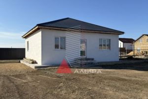 Продам дом 3-х комнатный с общей площадью 90м2, на улице Русская, г. Суворовское, Крым авт. респ., Россия, агентство Альфа Недвижимость