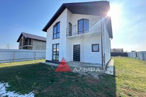 Продам дом 6-ти комнатный с общей площадью 155.4м2, на улице Западная, г. Молочное, Крым авт. респ., Россия, агентство Альфа Недвижимость