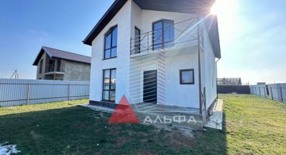 Продам дом 6-ти комнатный с общей площадью 155.4м2, на улице Западная, г. Молочное, Крым авт. респ., Россия, агентство Альфа Недвижимость. Фотография №1