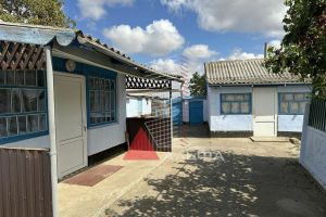 Продам дом 3-х комнатный с общей площадью 60м2, на улице Дружбы, г. Воробьево, Крым авт. респ., Россия, агентство Альфа Недвижимость