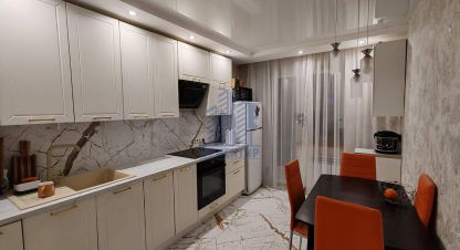 Купить квартиру 2-х комнатную, 59.9 кв. м. Фотография №1 Продам квартиру 2-х комнатную с общей площадью 59.9м2, 8/9 эт., на улице Зеленый, г. Новочебоксарск, Чувашия респ., Россия, агентство Агентство недвижимости Ориентир. Фотография №1