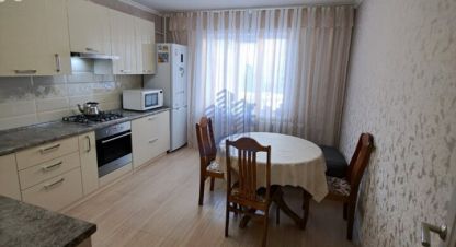 Продам квартиру 2-х комнатную с общей площадью 67.2м2, 3/9 эт., на улице Пирогова, г. Чебоксары, Чувашия респ., Россия, агентство Агентство недвижимости Ориентир. Фотография №1