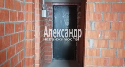 Продам квартиру 1 комнатную с общей площадью 31.7м2, 5/9 эт., на улице Санкт-петербурпушкинский  посёлок шушары московское шоссе, Пушкинский район, г. Посёлок шушары, Санкт-Петербург, Россия, агентство Александр-Недвижимость. Фотография №1