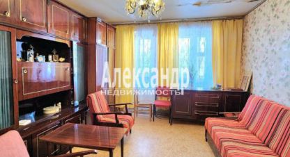 Продам квартиру 3-х комнатную с общей площадью 62.5м2, 3/5 эт., на улице Ленинградская тихвин микро 1а, Тихвинский район, г. Тихвин, Ленинградская обл., Россия, агентство Александр-Недвижимость. Фотография №1