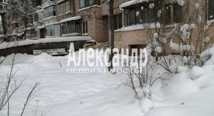 Продам квартиру 1 комнатную с общей площадью 33.7м2, 3/4 эт., на улице Ленинградская, Тосненский район, г. нурма, Ленинградская обл., Россия, агентство Александр-Недвижимость. Фотография №1