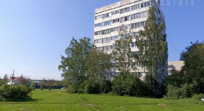 Продам квартиру 3-х комнатную с общей площадью 52м2, 6/9 эт., на улице Озерковая, г. Петергоф, Санкт-Петербург, Россия, агентство Bridge Estate . Фотография №1