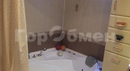 Продам квартиру 3-х комнатную с общей площадью 108.4м2, 10/17 эт., на улице Угрешская ул, г. Дзержинский, Московская обл., Россия, агентство ГорОбмен. Фотография №1