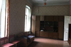 Продам квартиру 2-х комнатную с общей площадью 54.4м2, 2/2 эт., на улице Красная, г. Льгов, Курская обл., Россия, агентство Сервис по недвижимости ИМЛС