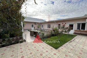 Продам дом 3-х комнатный с общей площадью 88м2, на улице Дачная, г. Молочное, Крым авт. респ., Россия, агентство Альфа Недвижимость