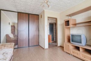 Продам квартиру 1 комнатную с общей площадью 31.7м2, 5/5 эт., на улице Керченская 5-я, Трусовский район, г. Астрахань, Астраханская обл., Россия, агентство АН Доверие
