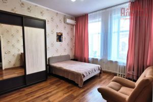 Продам квартиру 3-х комнатную с общей площадью 68.5м2, 2/2 эт., на улице Кирова, г. Астрахань, Астраханская обл., Россия, агентство Альянс