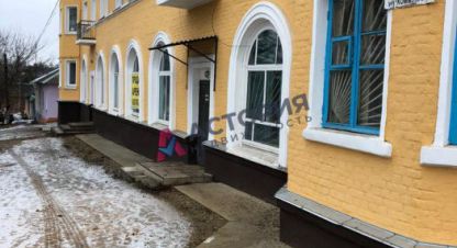 Продам торговое помещение с общей площадью 290м2, на улице Коммунаров ул, г. Богородицк, Тульская обл., Россия, агентство АН Астория. Фотография №1