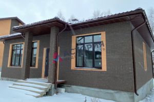 Продам дом 4-х комнатный с общей площадью 130.7м2, на улице Калиновая, Привокзальный район, г. Харино, Тульская обл., Россия, агентство АН Астория