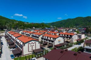Продам коттедж/дачу 3-х комнатную с общей площадью 88.6м2, на улице Мечтателей, Лазаревский район, г. Сочи, Краснодарский край, Россия, агентство JCat