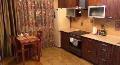Сдам квартиру 1 комнатную с общей площадью 38м2, 3/5 эт., на улице Школьная, г. Галич, Костромская обл., Россия, агентство ОБЩЕСТВО С ОГРАНИЧЕННОЙ ОТВЕТСТВЕННОСТЬЮ ДОМ24.РУ . Фотография №1