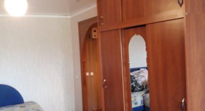 Сдам квартиру 2-х комнатную с общей площадью 32м2, 3/5 эт., на улице Красноармейская, г. Макаров, Сахалинская обл., Россия, агентство ОБЩЕСТВО С ОГРАНИЧЕННОЙ ОТВЕТСТВЕННОСТЬЮ ДОМ24.РУ . Фотография №1