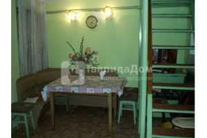 Продам квартиру 2-х комнатную с общей площадью 45м2, 1/1 эт., на улице Чехова ул, Центр район, г. Феодосия , Крым авт. респ., Россия, агентство ТавридаДом.ру