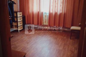 Продам квартиру 4-х комнатную с общей площадью 97м2, 3/5 эт., на улице Дружбы, Камыши район, г. Феодосия , Крым авт. респ., Россия, агентство ТавридаДом.ру