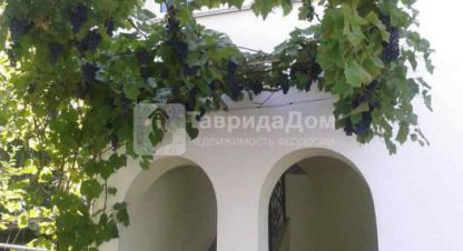 Сдам квартиру 3-х комнатную с общей площадью 59м2, 2/2 эт., на улице Старшинова б-р, Старшинова район, г. Феодосия , Крым авт. респ., Россия, агентство ТавридаДом.ру. Фотография №1