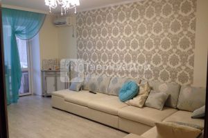 Продам квартиру 4-х комнатную с общей площадью 100м2, 1/5 эт., на улице Чкалова ул, Досааф район, г. Феодосия , Крым авт. респ., Россия, агентство ТавридаДом.ру