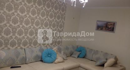 Купить 4-х комнатную квартиру в г. Феодосия . Фотография №2