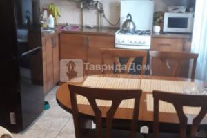 Продам квартиру 3-х комнатную с общей площадью 56м2, 1/5 эт., на улице Крымская ул, Крымская район, г. Феодосия , Крым авт. респ., Россия, агентство ТавридаДом.ру