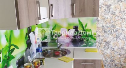 Продам квартиру 1 комнатную с общей площадью 18м2, 4/5 эт., на улице Танкистов пер, Старшинова район, г. Феодосия , Крым авт. респ., Россия, агентство ТавридаДом.ру. Фотография №1