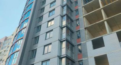 Продам квартиру 1 комнатную с общей площадью 45.3м2, 5/12 эт., на улице Спартака, Центральный район, г. Тверь, Тверская обл., Россия, агентство Флэтис. Фотография №1