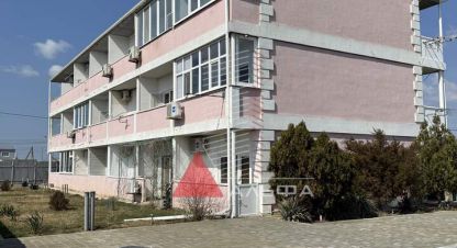 Продам квартиру 1 комнатную с общей площадью 32м2, 3/3 эт., на улице Гунтарева, г. Южный  (п придорожный), Крым авт. респ., Россия, агентство Альфа Недвижимость. Фотография №1