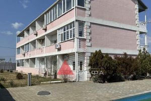 Продам квартиру 1 комнатную с общей площадью 32м2, 3/3 эт., на улице Гунтарева, г. Южный  (п придорожный), Крым авт. респ., Россия, агентство Альфа Недвижимость