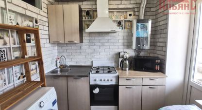 Продам квартиру 1 комнатную с общей площадью 28.6м2, 5/5 эт., на улице Набережная Приволжского затона, г. Астрахань, Астраханская обл., Россия, агентство Альянс. Фотография №1