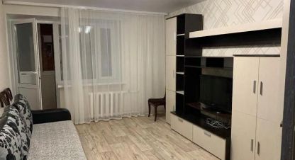 Сдам квартиру 2-х комнатную с общей площадью 61м2, 3/5 эт., на улице Красная пресня ул, г. Тында, Амурская обл., Россия, агентство ОБЩЕСТВО С ОГРАНИЧЕННОЙ ОТВЕТСТВЕННОСТЬЮ ДОМ24.РУ . Фотография №1