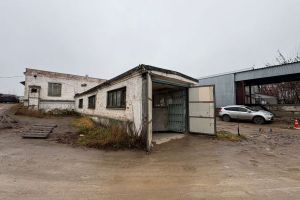 Сдам производственно-складское помещение с общей площадью 424м2, на улице Гск улицы 1 мая территория, г. Казань, Татарстан респ., Россия, агентство JCat