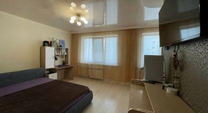 Продам квартиру 1 комнатную с общей площадью 35м2, 1/5 эт., на улице Октябрьская, Центральный район, г. Таганрог, Ростовская обл., Россия, агентство агентство недвижимости Мир Жилья . Фотография №1