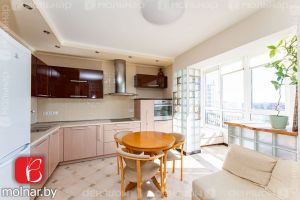 Продам квартиру 2-х комнатную с общей площадью 61м2, 13/16 эт., на улице Притыцкого ул, Фрунзенский район, г. Минск, Минск, Беларусь, агентство Мольнар