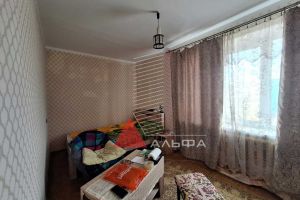 Продам квартиру 3-х комнатную с общей площадью 50м2, 3/5 эт., на улице Имени 60-летия октября, г. Евпатория, Крым авт. респ., Россия, агентство Альфа Недвижимость