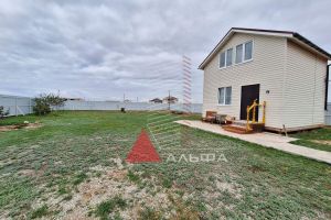 Продам дом 3-х комнатный с общей площадью 52м2, на улице Крымская, г. Молочное, Крым авт. респ., Россия, агентство Альфа Недвижимость