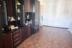 Продам квартиру 2-х комнатную с общей площадью 45м2, 5/5 эт., на улице Коммунистическая, г. Стерлитамак, Башкортостан респ., Россия, агентство Бюро