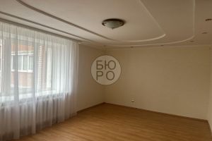 Продам квартиру 3-х комнатную с общей площадью 100м2, 4/5 эт., на улице 23 мая, г. Стерлитамак, Башкортостан респ., Россия, агентство Бюро