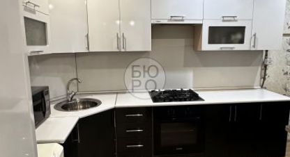Продам квартиру 3-х комнатную с общей площадью 70м2, 3/9 эт., на улице Гоголя, г. Стерлитамак, Башкортостан респ., Россия, агентство Бюро. Фотография №1