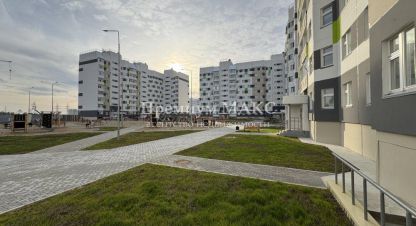 Продам квартиру 2-х комнатную с общей площадью 71м2, 3/9 эт., на улице Северная, г. Нижневартовск, Ханты-Мансийский авт. окр., Россия, агентство Премиум Макс. Фотография №1