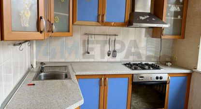 Продам квартиру 2-х комнатную с общей площадью 56.3м2, 3/5 эт., на улице Хлебозаводская ул, Металлургический район район, г. Челябинск, Челябинская обл., Россия, агентство 74 метра. Фотография №1