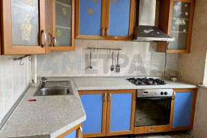 Продам квартиру 2-х комнатную с общей площадью 56.3м2, 3/5 эт., на улице Хлебозаводская ул, Металлургический район район, г. Челябинск, Челябинская обл., Россия, агентство 74 метра