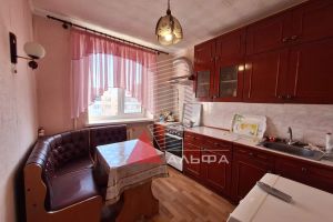 Продам квартиру 1 комнатную с общей площадью 40м2, 9/9 эт., на улице Демышева, г. Евпатория, Крым авт. респ., Россия, агентство Альфа Недвижимость