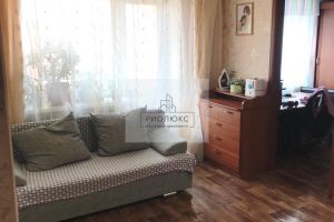 Продам квартиру 2-х комнатную с общей площадью 43.5м2, 4/5 эт., на улице Помяловского, Правобережный район, г. Магнитогорск, Челябинская обл., Россия, агентство РиоЛюкс